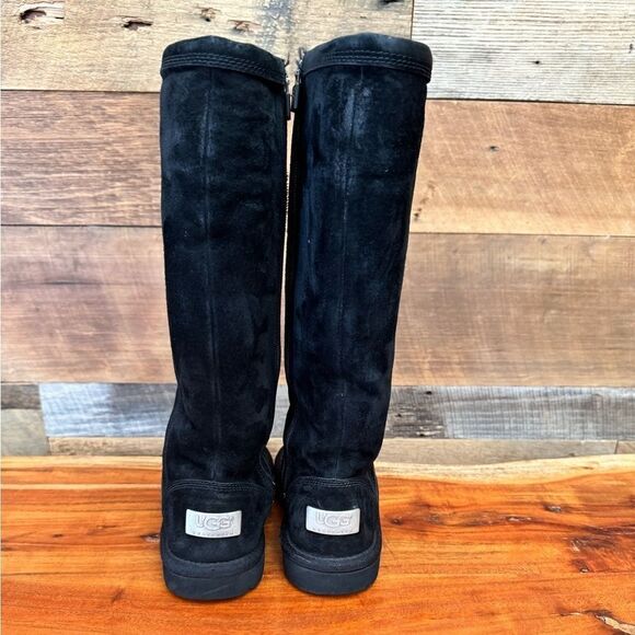 UGG Greenfield ZIP/ metal Ugg logo EUC SZ 5 - Picture 2 of 9